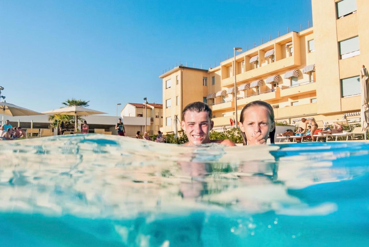 Hotel Stella Marina Marina di Cecina Exterior foto